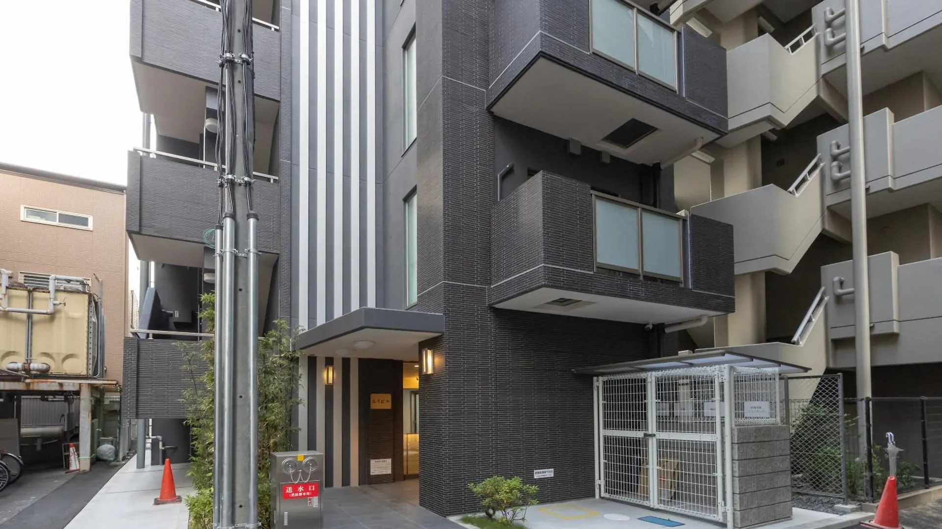 エイビル Ei Building Apartment Osaka Japan